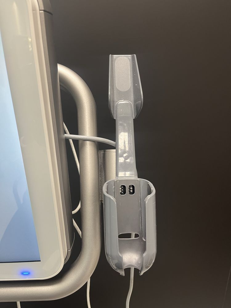 Skaner wewnątrzustny iTero Element 1 INVISALIGN