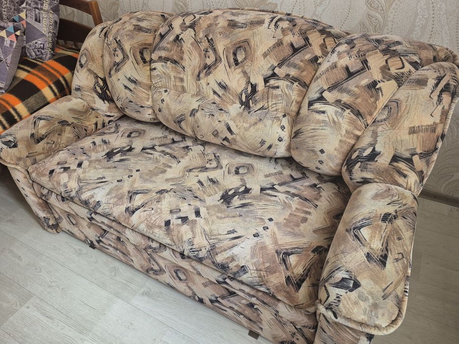 Продам диван (розкладний)