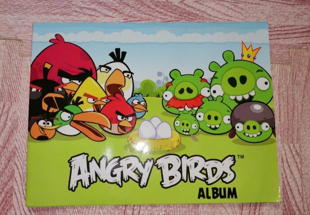 cadernetas cromos/vários preços/Angry Birds/Aviões/Invizimals/Futebol