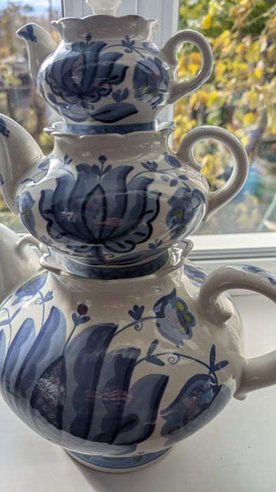 Набір чайників для заварювання, можливо для колекціонування