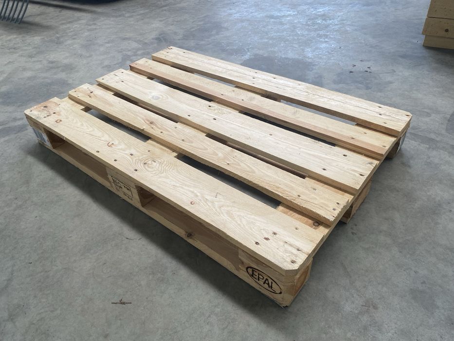 Palety z nadstawkami (małe i duże)