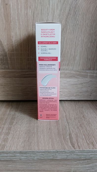 Eveline bogaty krem nawilżający Spf 50 Nowy
