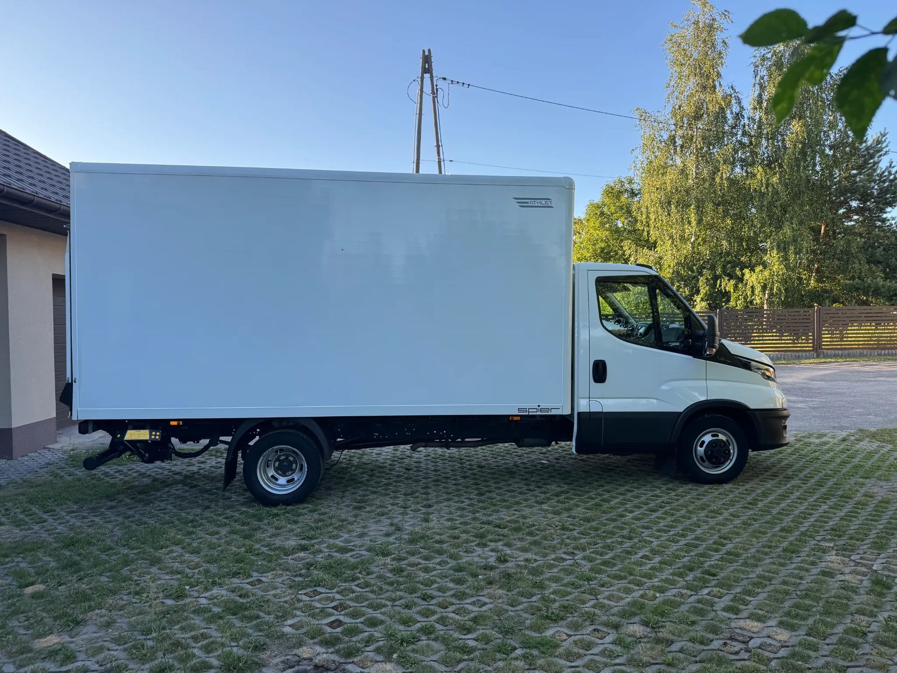 Iveco Daily 35c16 Kontener Winda Bliźniak  daily 35c16 * 2022  * Winda Palfinger * Bliźniak * Kontener