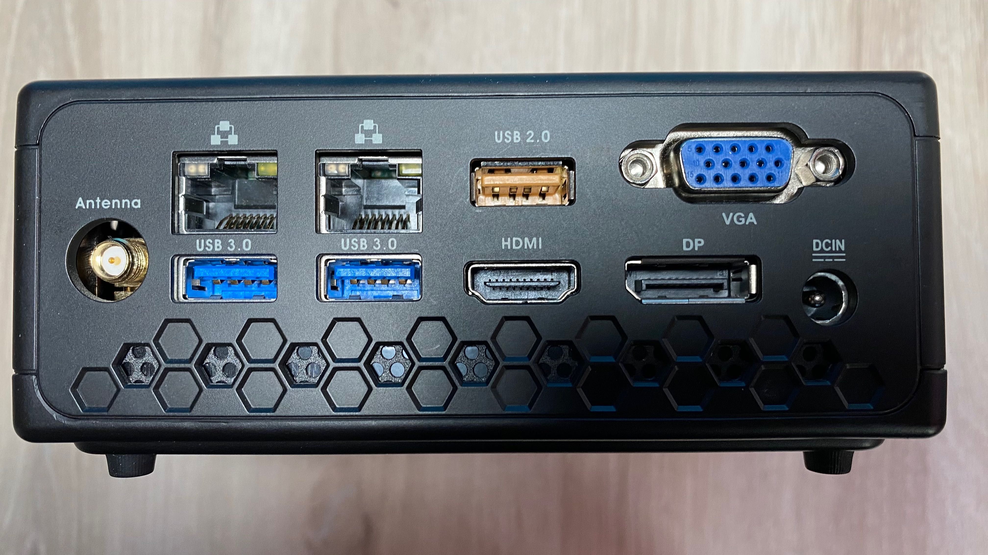 Mini komputer ZOTAC CI329NANO Intel N4100/8GB DDR4/250SSD Windows 11