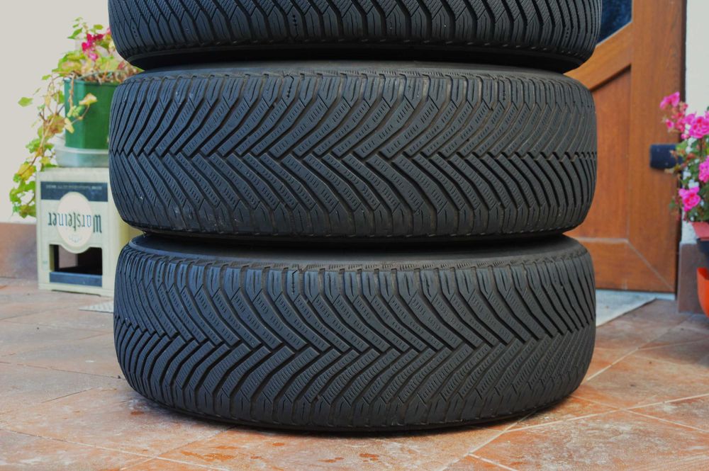 Зимові шини комплект 2024рік Michelin Alpin 7 215/65/17