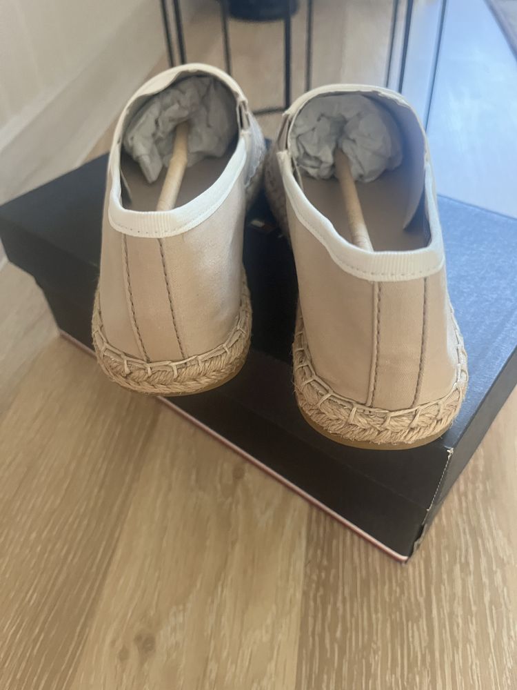 Еспандрильї Tommi Hilfiger 37р