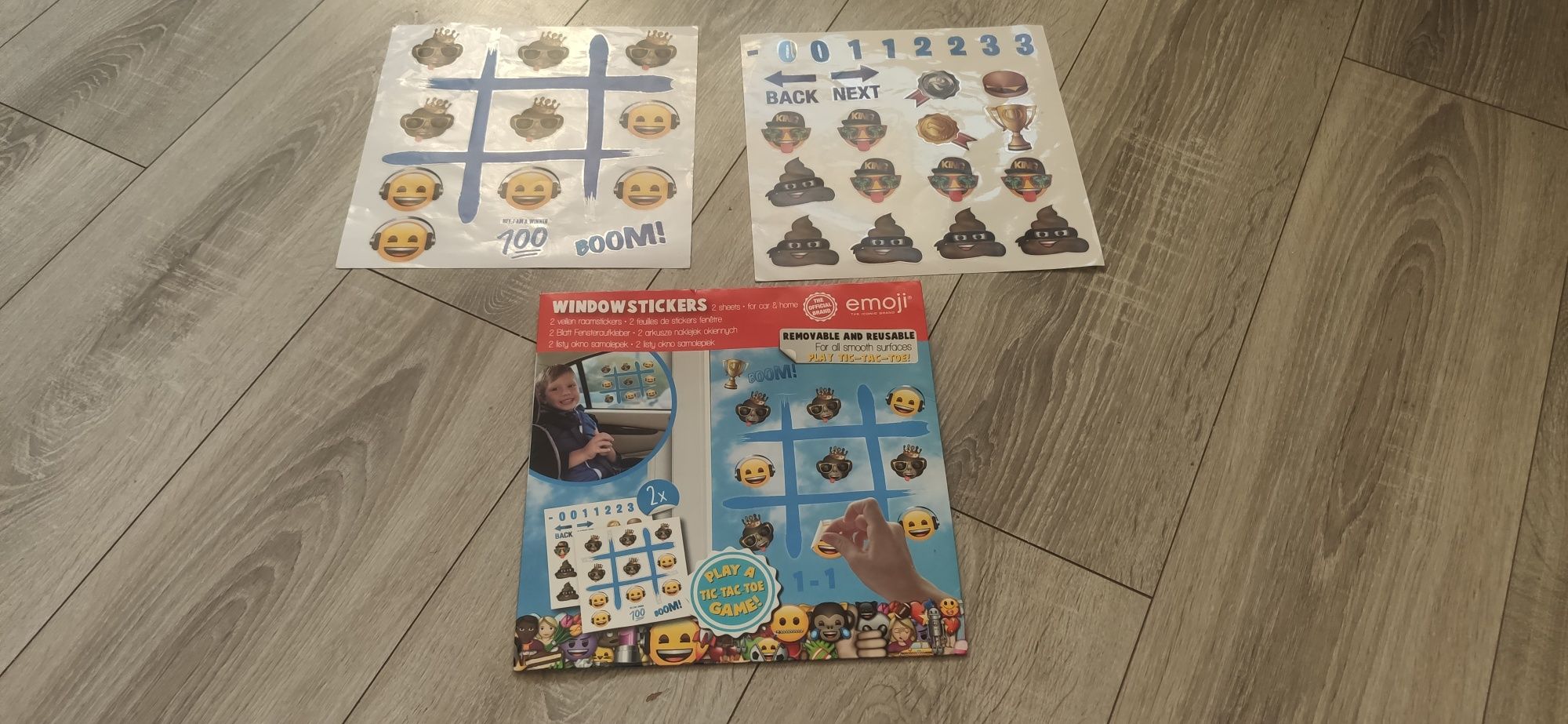 Gra kółko i krzyżyk naklejana Emoji stickers