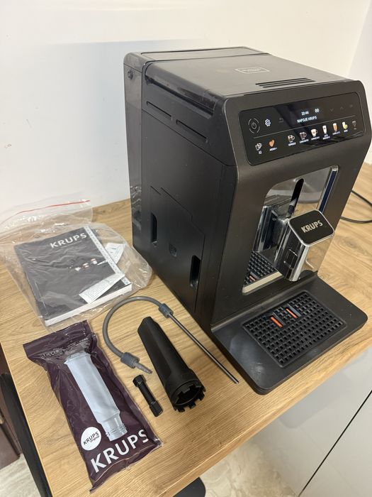 Ekspres ciśnieniowy automatyczny do kawy Krups Evidence One EA895