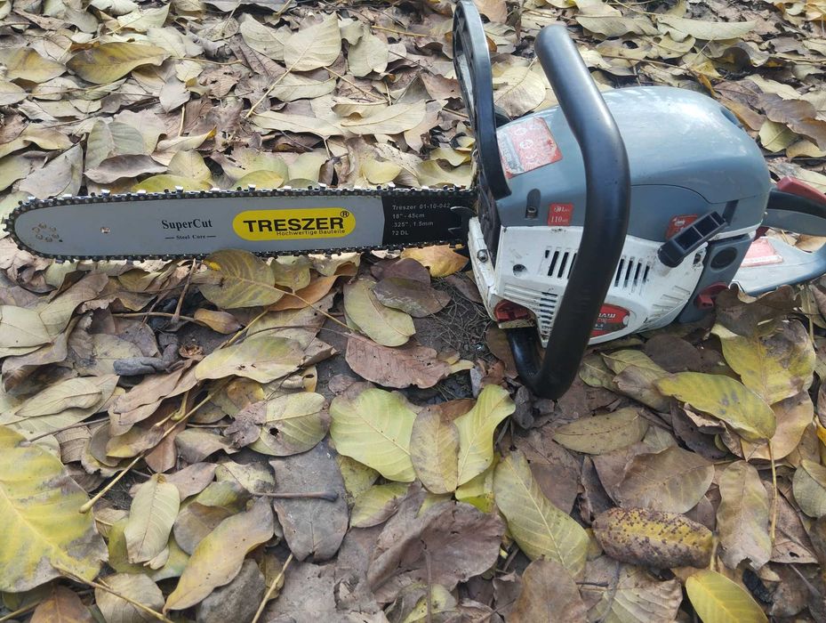 Бензопила по дереву