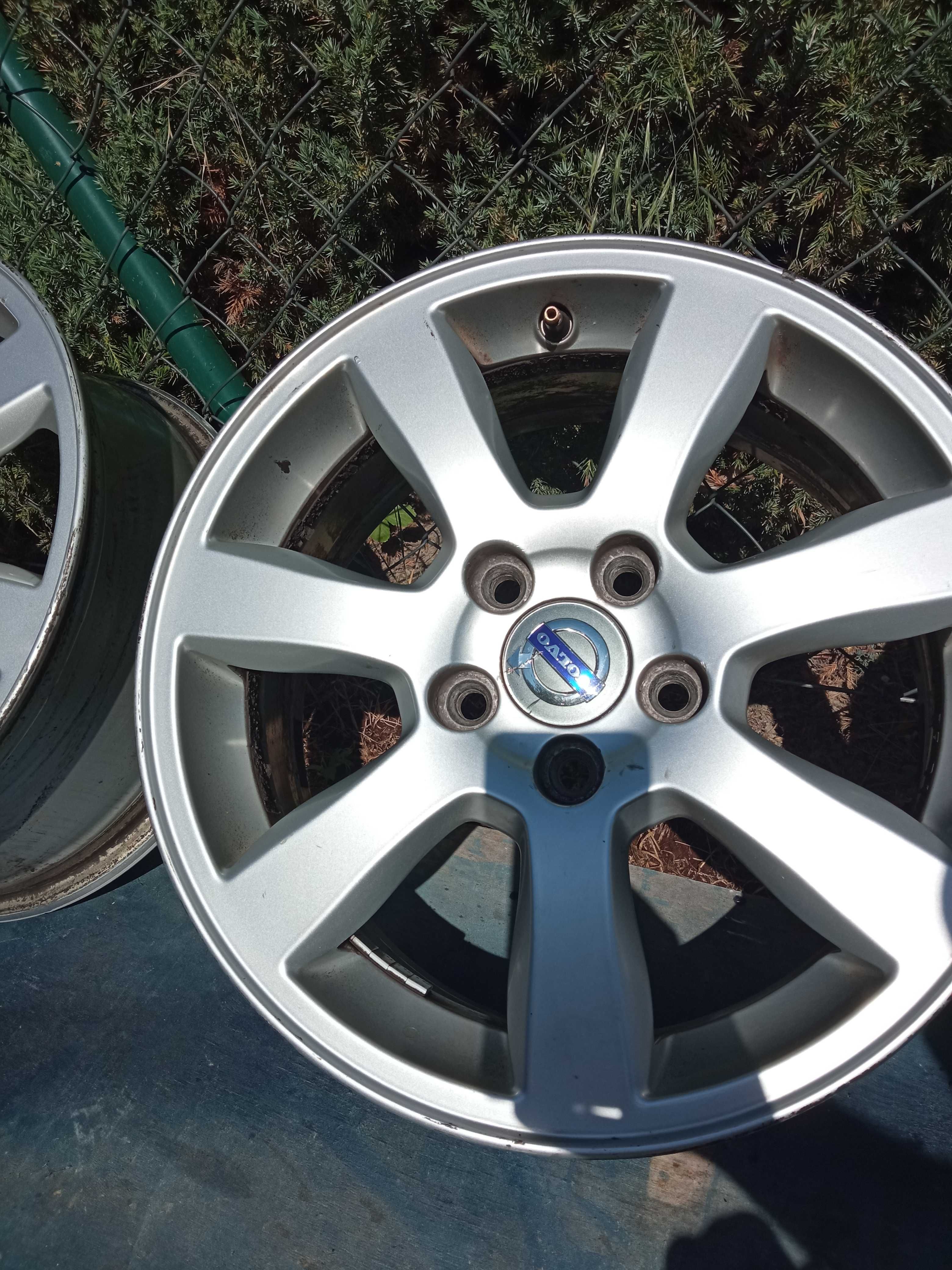 Sprzedam 4 x felgi aluminiowe Volvo V70 S80 16"