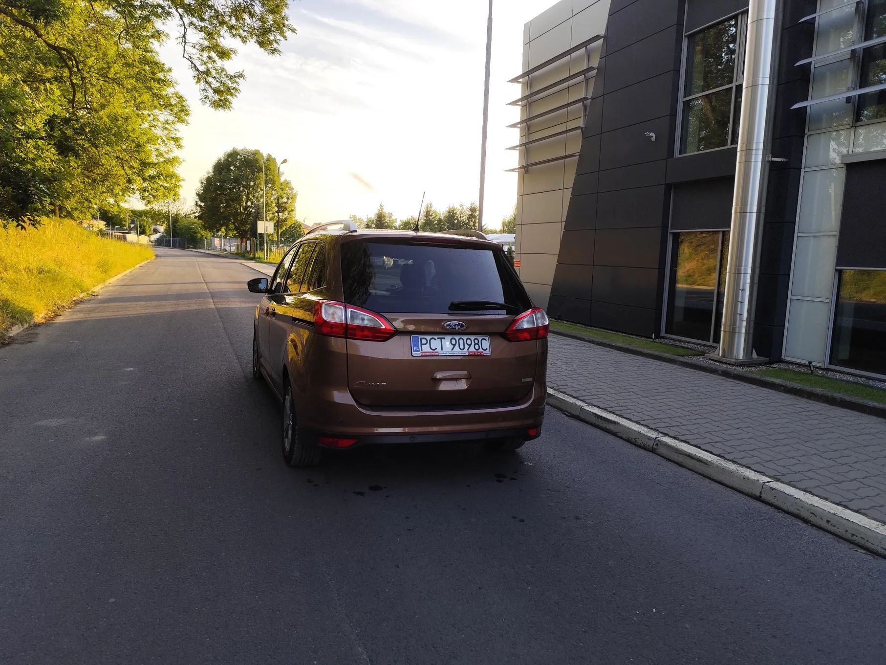 Ford Grand C-MAX Ford Grand C-MAX 1.0 EcoBoost 125 KM, Champions Edition Bezwypadkowy