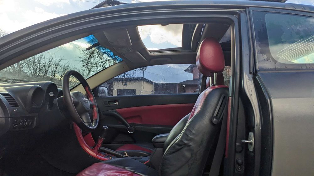 Продам авто Scion (toyota) tc 2005 (2.4 atm).