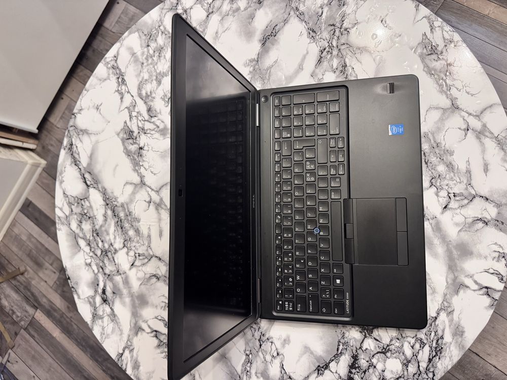 Срочно! Ноутбук. Dell latitude e5550 • i7-5600U • 16GB • 500gbSSD