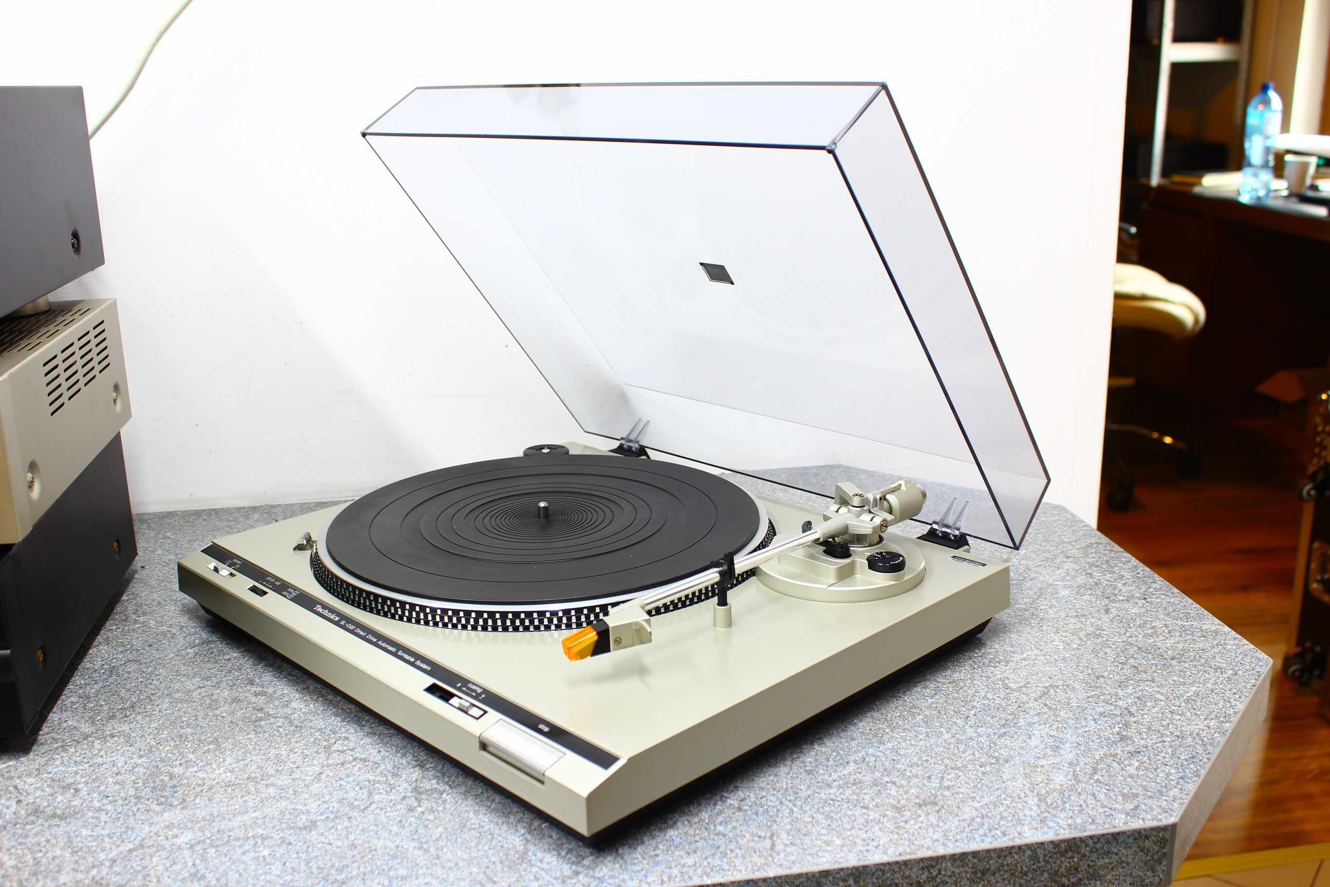 Gramofon Technics SL-D20 Direct  Drive