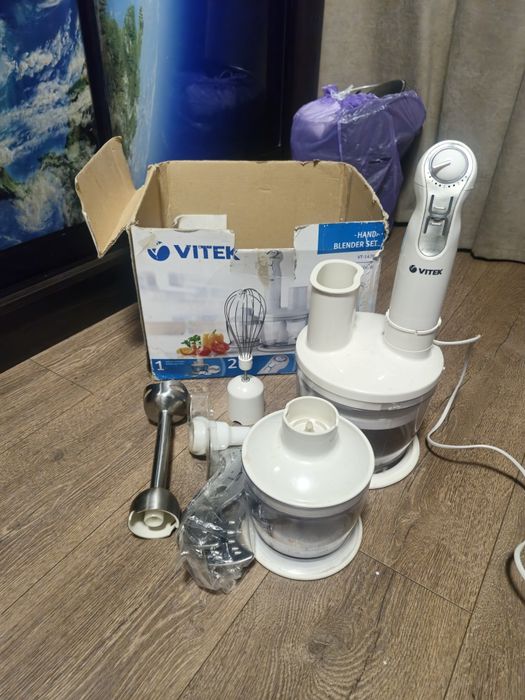 Блендер Vitek VT1478 по запчастинам або комплектом