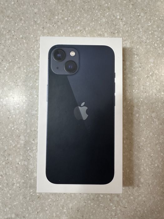 Продаю Iphone 13, 128gb. Колір mignight