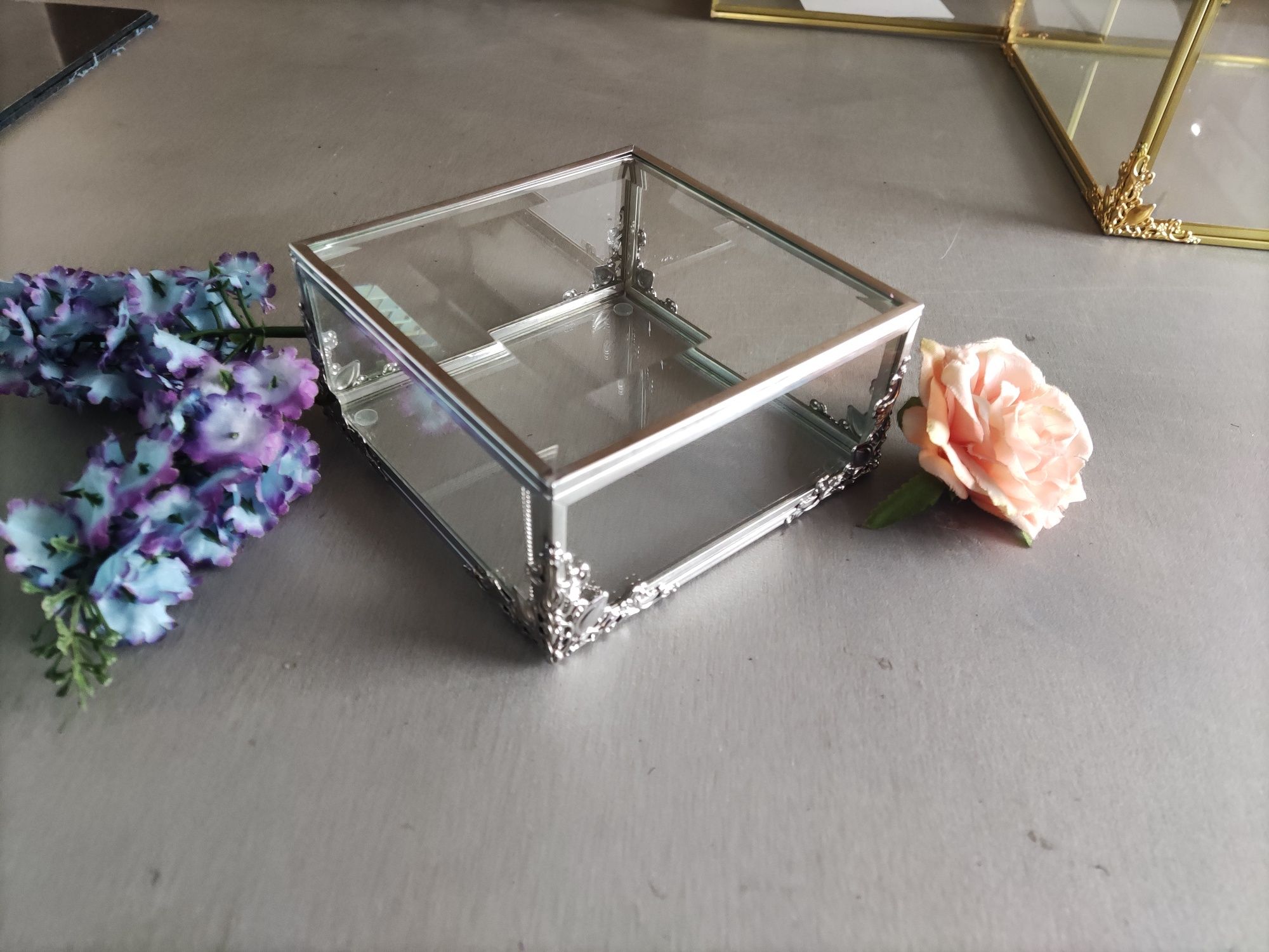 Pudełko szklane srebrne szkatułka  biżuterię obrączki ślubne organizer