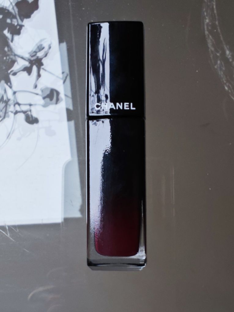 Błyszcząca pomadka Chanel, super jakość