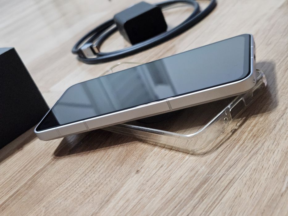 Asus zenfone 9 biały 8/128