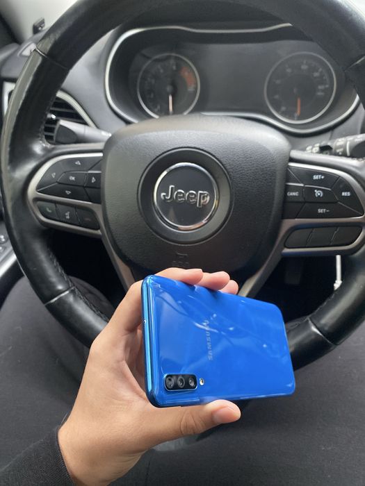 Samsung Galaxy A50 хорошому стані