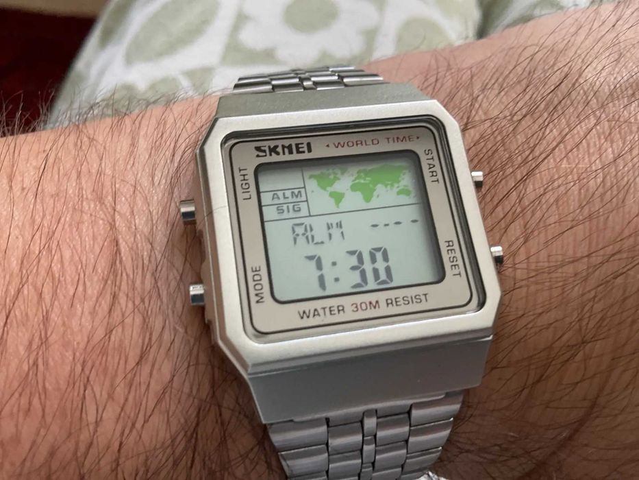 Relógio Prateado Cinzento SKMEI Stainless Steel Digital Wristwatch Men