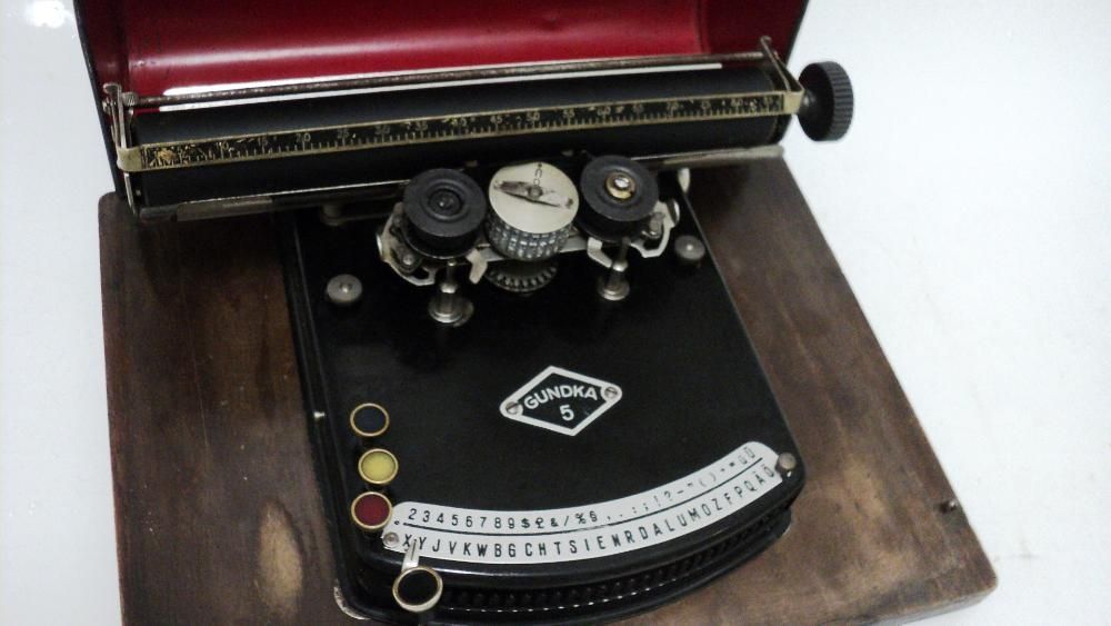 Maquina de escrever de 1925 - antiga