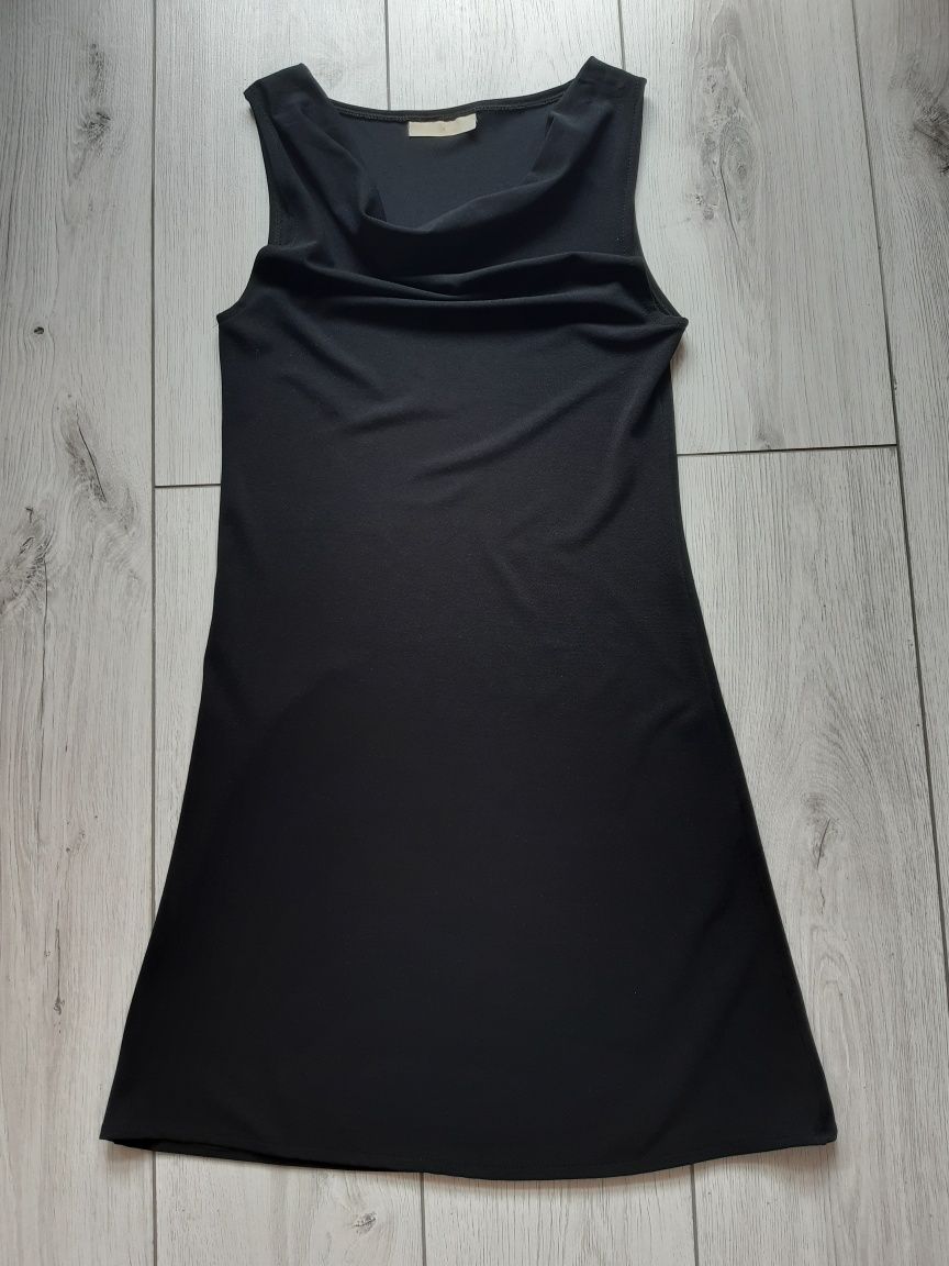 Czarna sukienka rozmiar 36