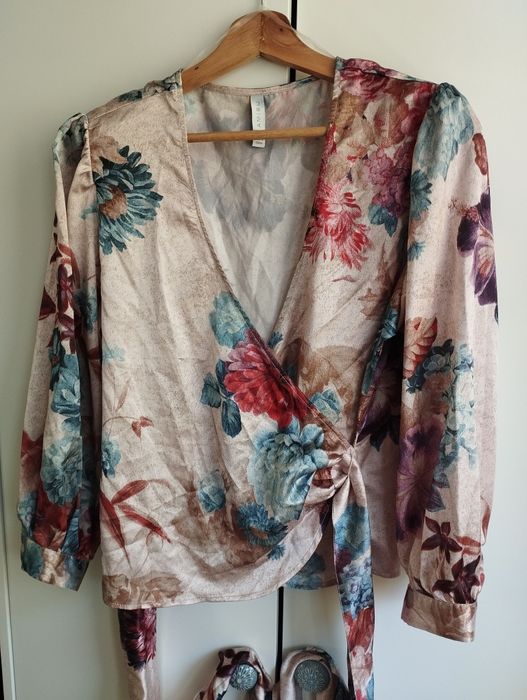 NOWA Satynowa kopertowa bluzka kimono w kwiaty New Yorker
