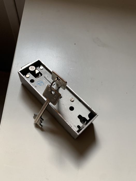 Замок сейфовий для депозитних ячейок STUV 4.19.4457 ключ 60мм