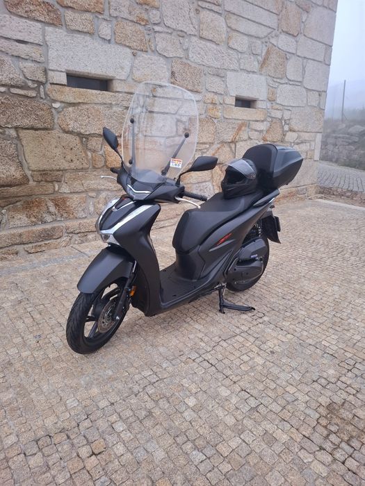 Honda SH 125 i de 2023  apenas  3900km