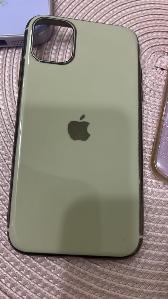 Чехли iPhone 11