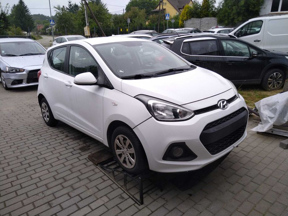 Hyundai i10 climatronic tempomat grzane fotele i kierownica !!