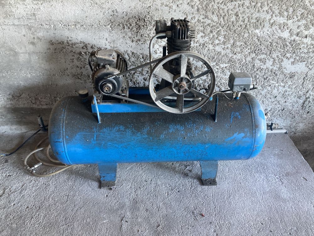 Vendo compressor 150LT Trifasico