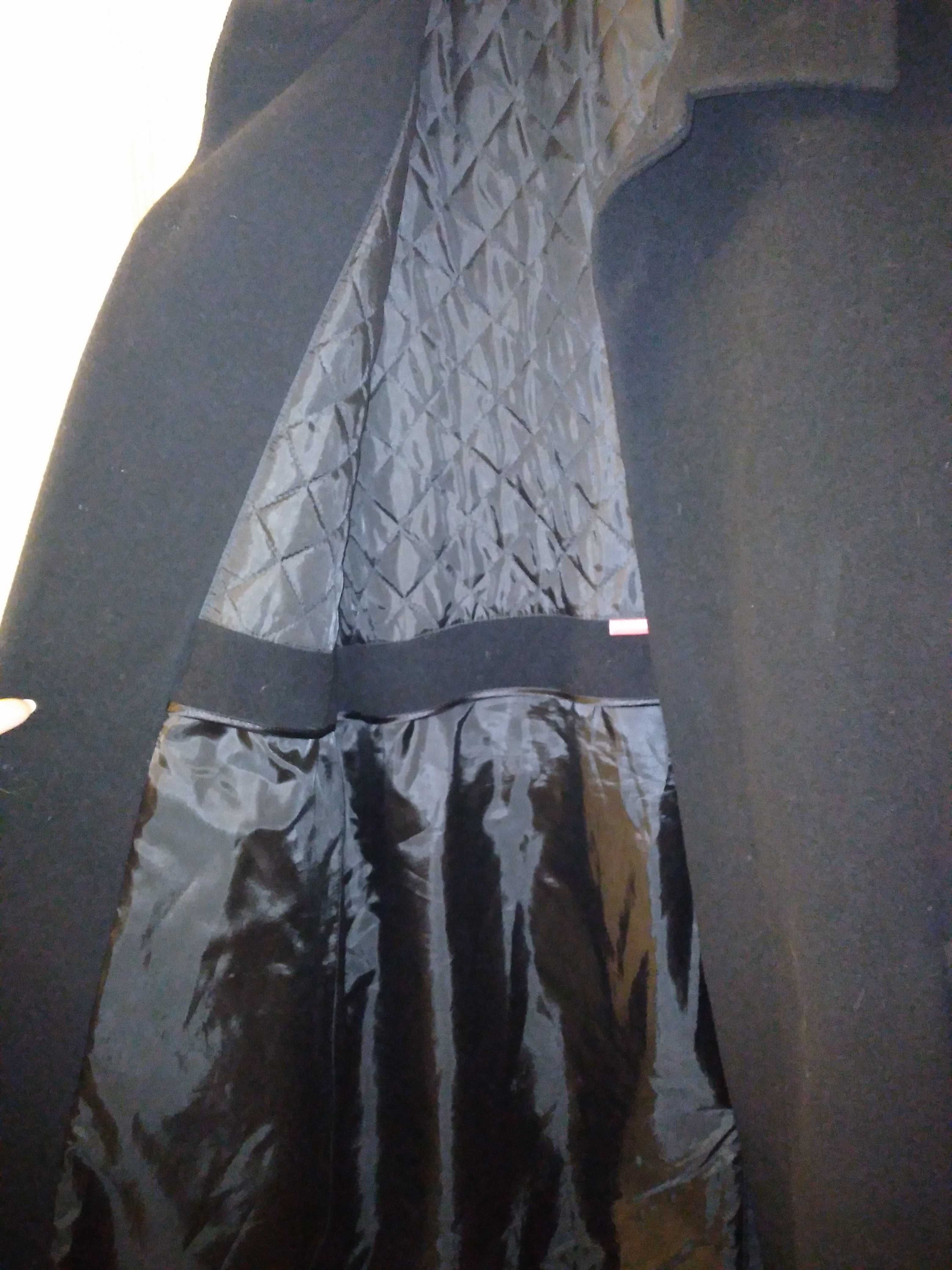 Пальто мужское демисезонное черное Пальто чоловіче 48-50р.МL
Відмінне