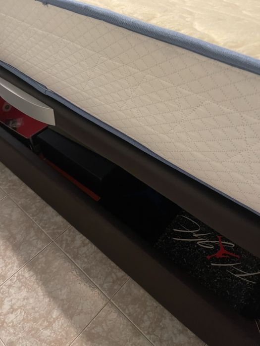 Soumier de casal com arrumação.