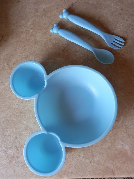 Пластиковий посуд Disney.  Стан нового.