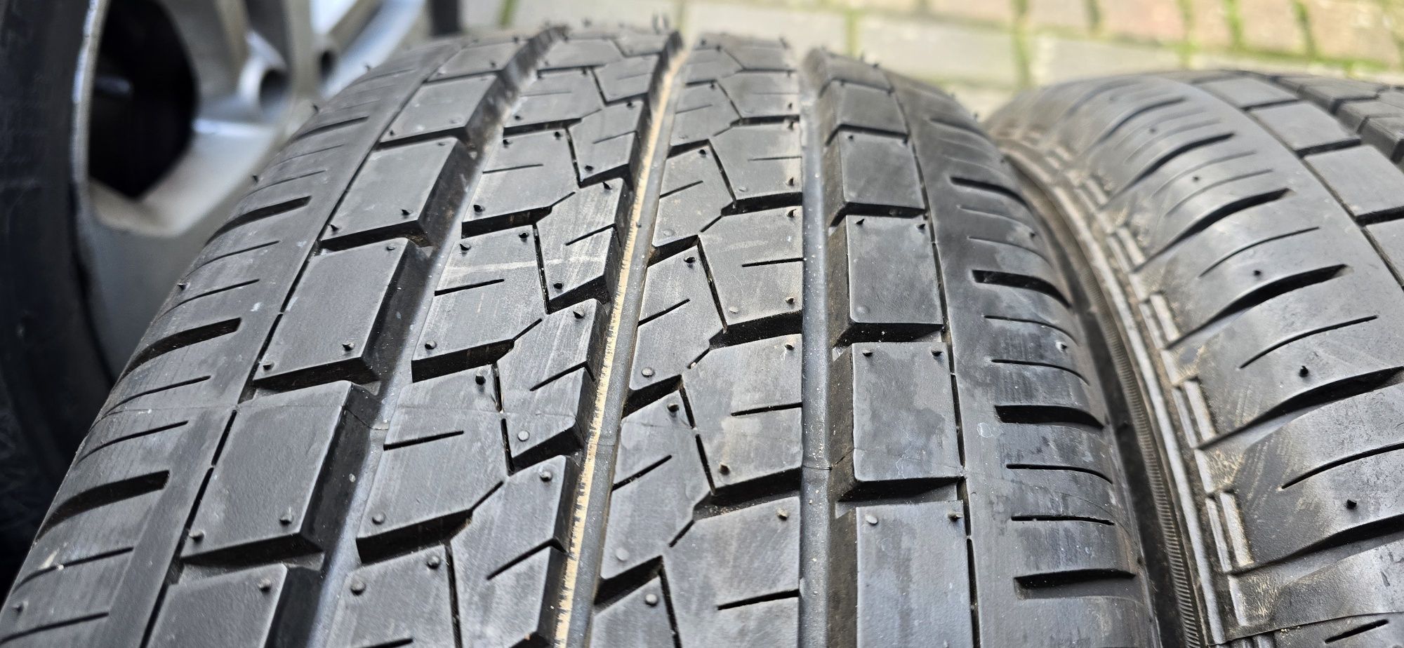 Komplet opon letnich 215/65/15C Bridgestone  duravis Nowe