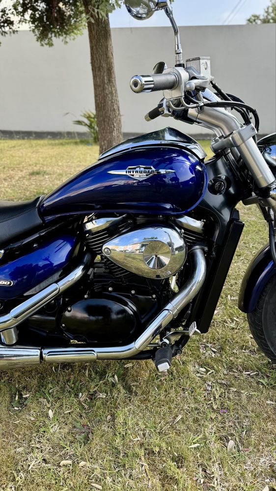 Suzuki Intruder 800