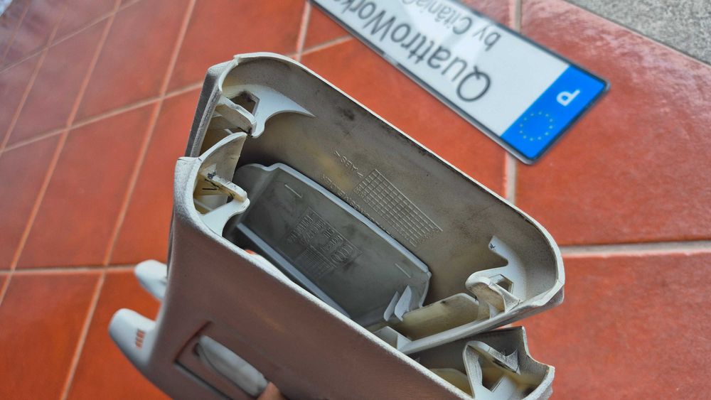 AUDI A4 B5 (8D)- Pilares B Originais em EXCELENTE ESTADO 1995 até 1999