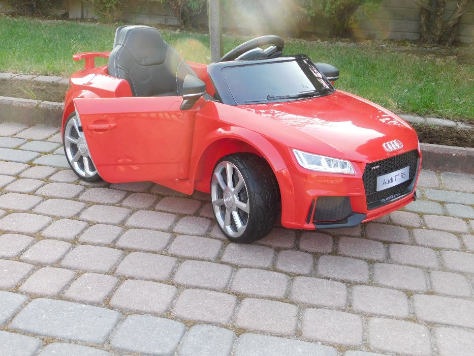 Oryginalny pojazd samochód AUDI TT RS na akumulator