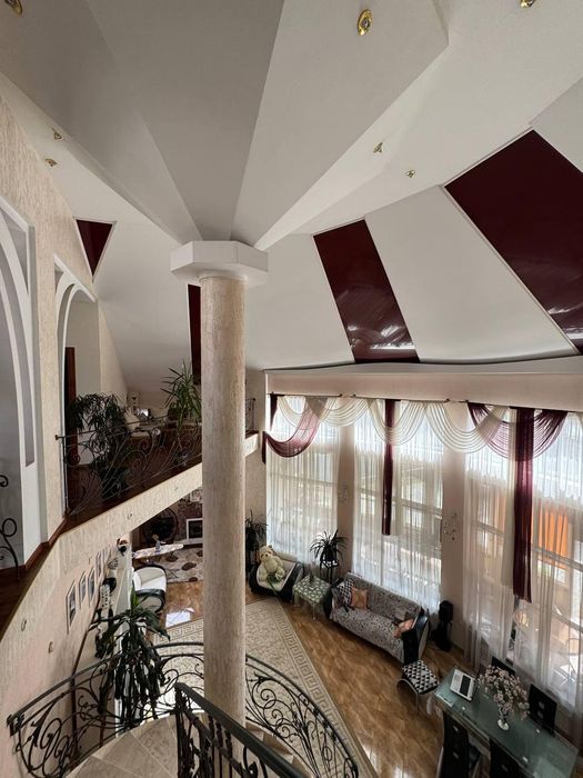 Розкішний будинок в Золотому Трикутнику (189-473)