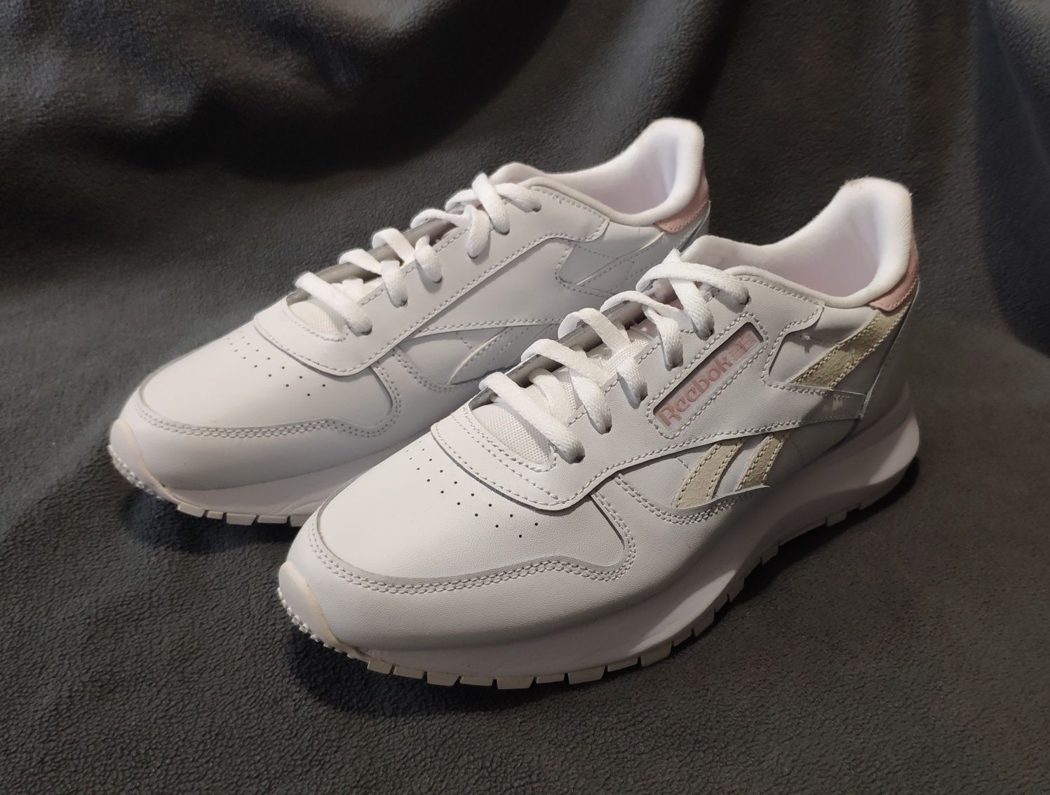 Кросівки Reebok Classic GX8689 38 24.5см, 40 26см