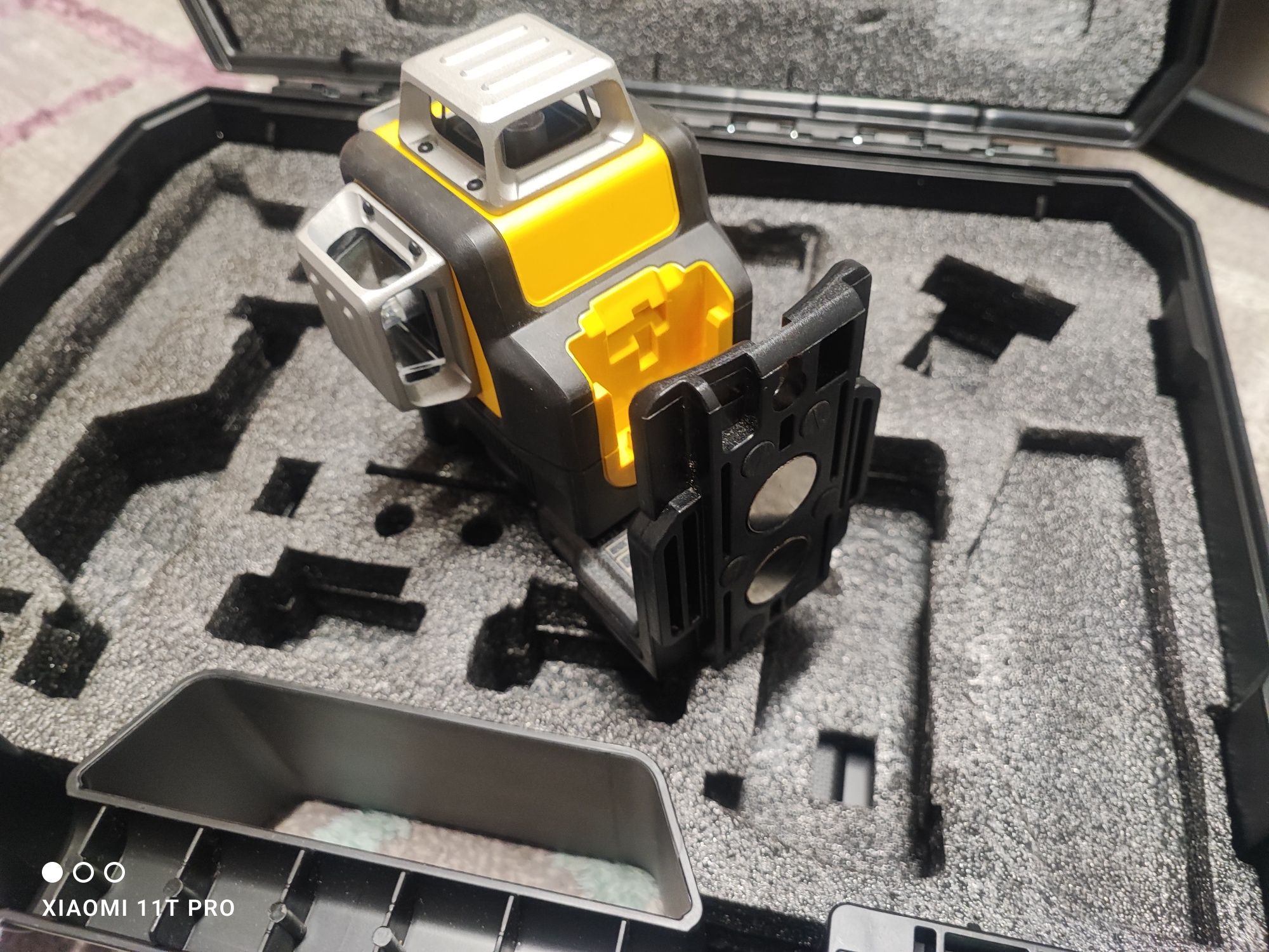 Laser DeWalt DCE098R czerwony oryginał!!! Nie zamiennik!!!