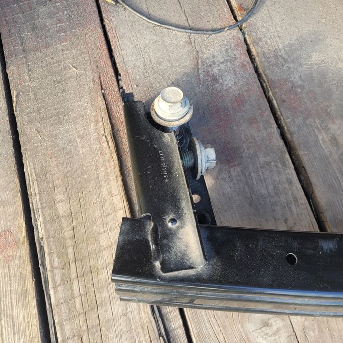 Підсилювач заднього бампера Explorer 6