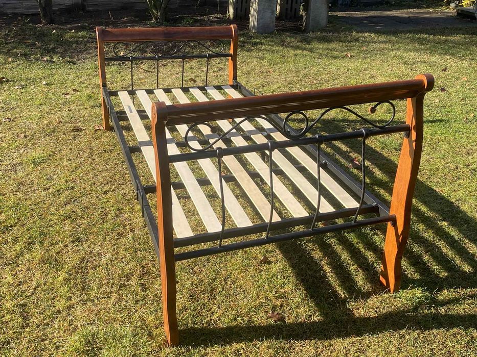 Łóżko pojedyńcze 90x200 z materacem