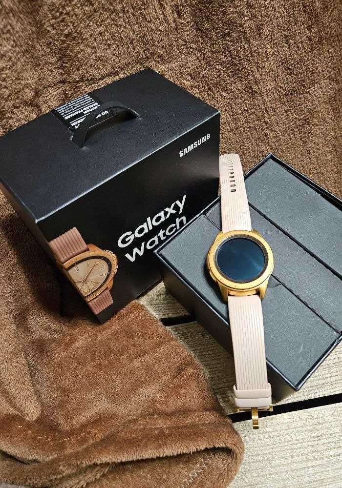 Смарт-часы Samsung Galaxy Watch 42mm Bluetooth (Gold)