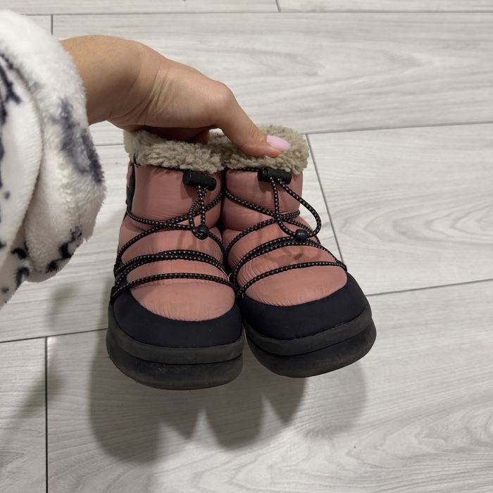 Чоботи, дутіки, черевики для дівчинки zara