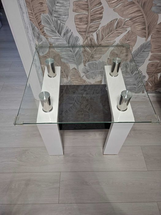 Столик в гостинную