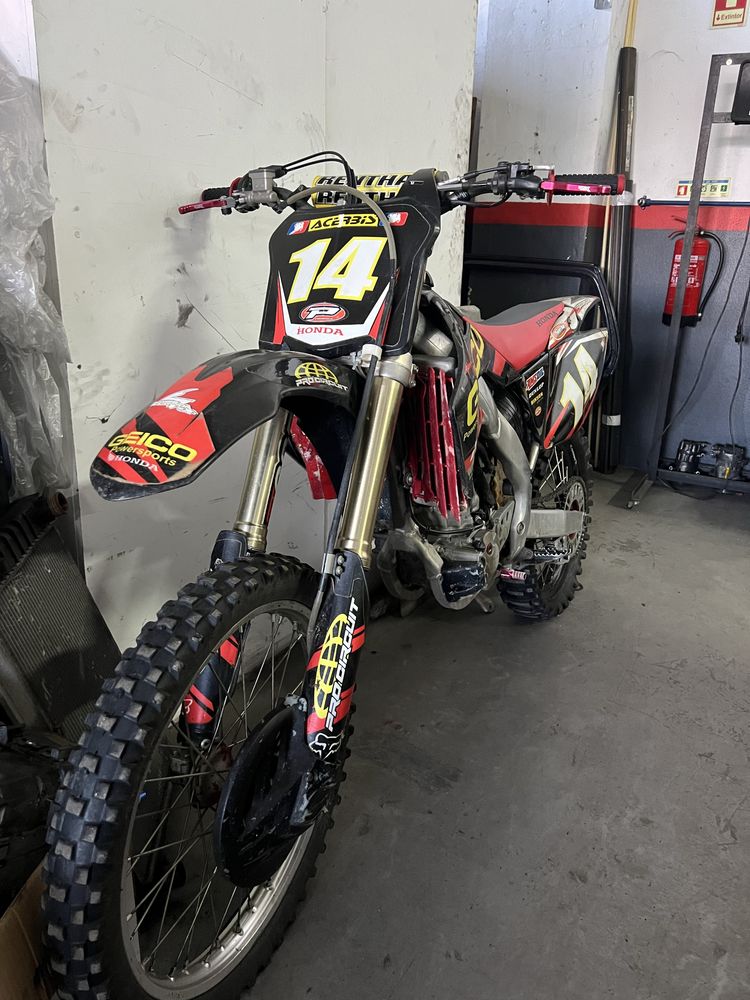 Honda CRF 250r 2 escapes