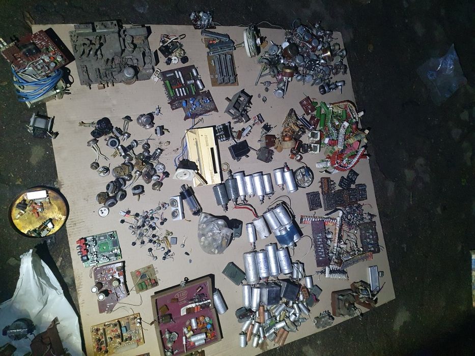 Ретро магнітофони міні бобінні.